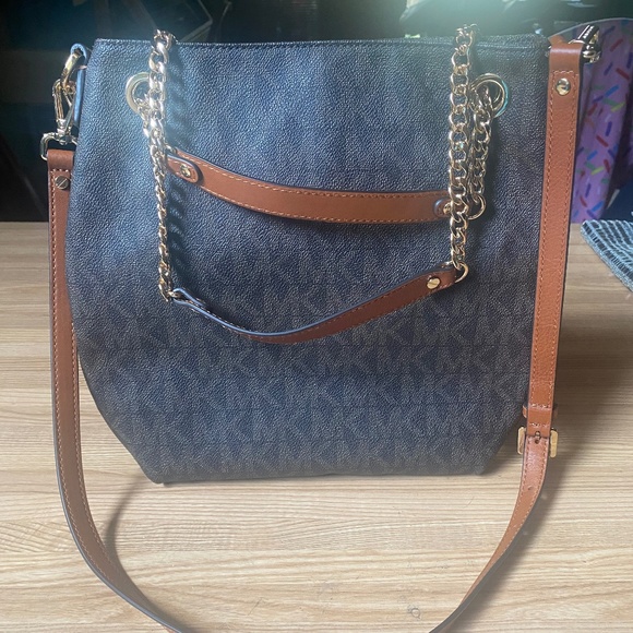 NWT - Michael Kors Jet Set MD Chain Shoulder Tote in Brown - Picture 1 of 7